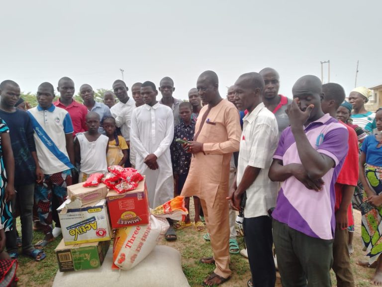 Niger CAN donates food, sanitary materials to IDPs