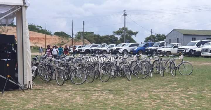 Mnangagwa distributes bicycles to village heads