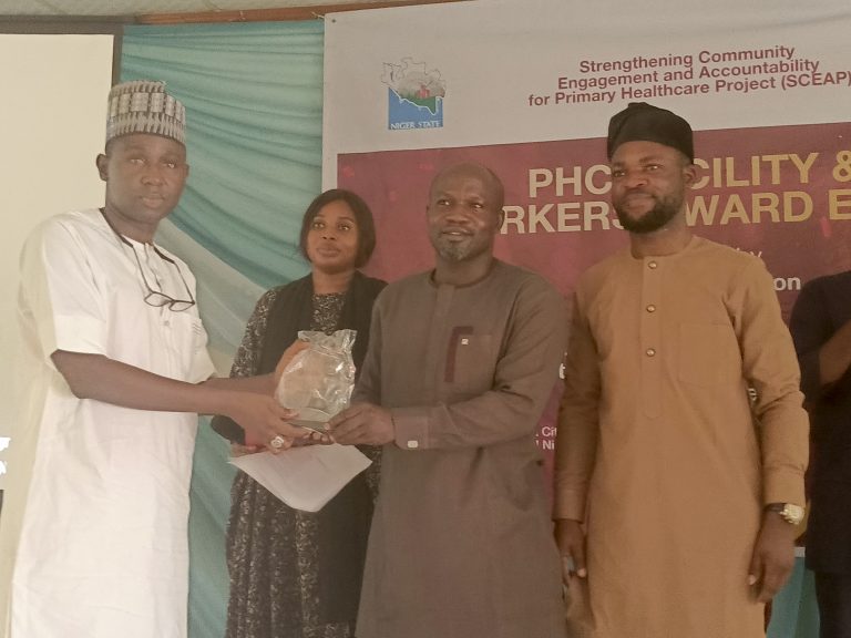BudgIT honours exceptional health workers, community actors in Niger BudgIT