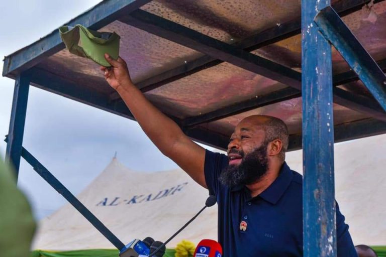 Niger gov gifts ₦320m to 1,600 new corps members Bago