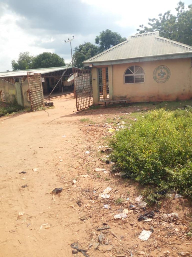 Niger Hospital where males and females share one ward due to staff shortage