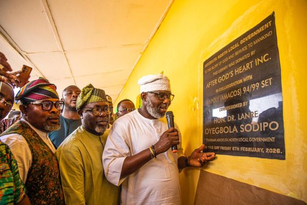 AGH, AMACOS alumni inaugurate solar-powered mini community library in Abeokuta North AMACOS Library