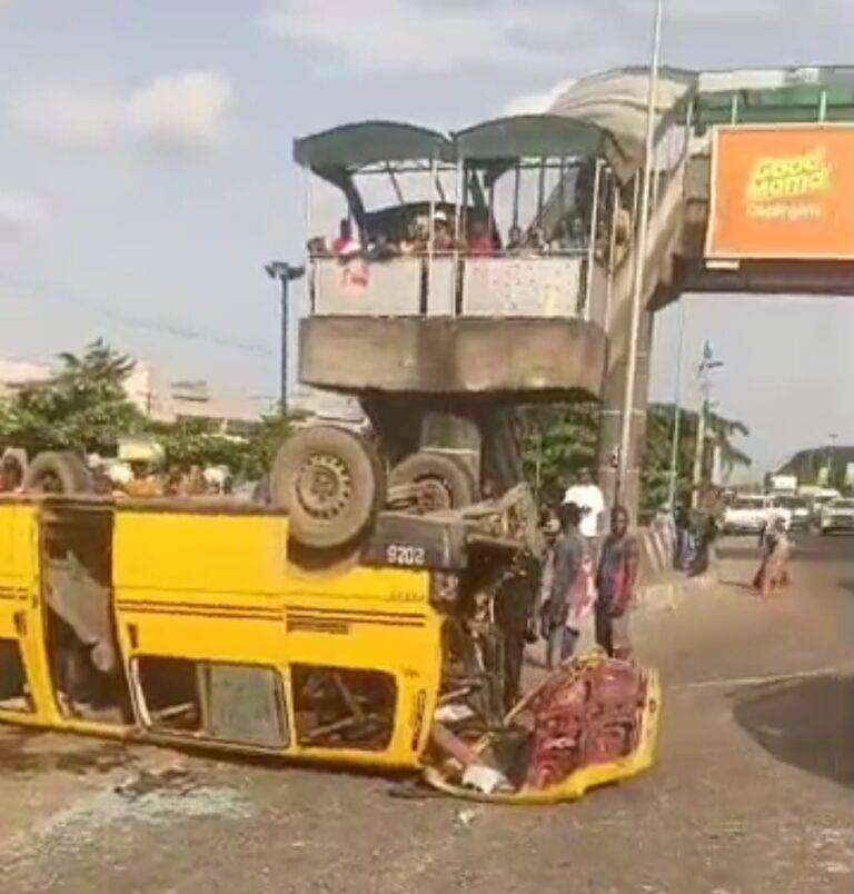 LASTMA rescues 2 in Lagos multi-vehicle crash