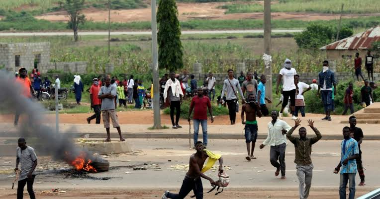 Nigeria debates shutting South African businesses over Xenophobic attacks