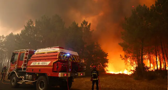 Wildfires: 267,000 flee as France, Spain battle raging infernos Spain-france-wildfire-1
