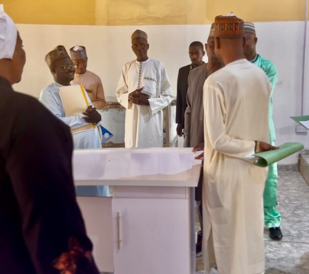 Prof. Umar Muhammad, the Provost of the NWUS CHS (2nd left) briefing UDUTH Acting CMD, Dr Ibrahim AbdulQadir and team in NWUS Ultra-Modern Multipurpose laboratory