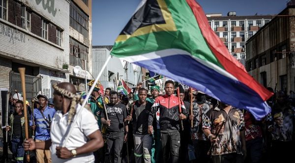 Foreign nationals increasingly targeted amid South Africa’s extortion crisis South-African youths hunting foreign nationals